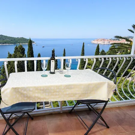 Impeccable 3-bed In Appartement Dubrovnik